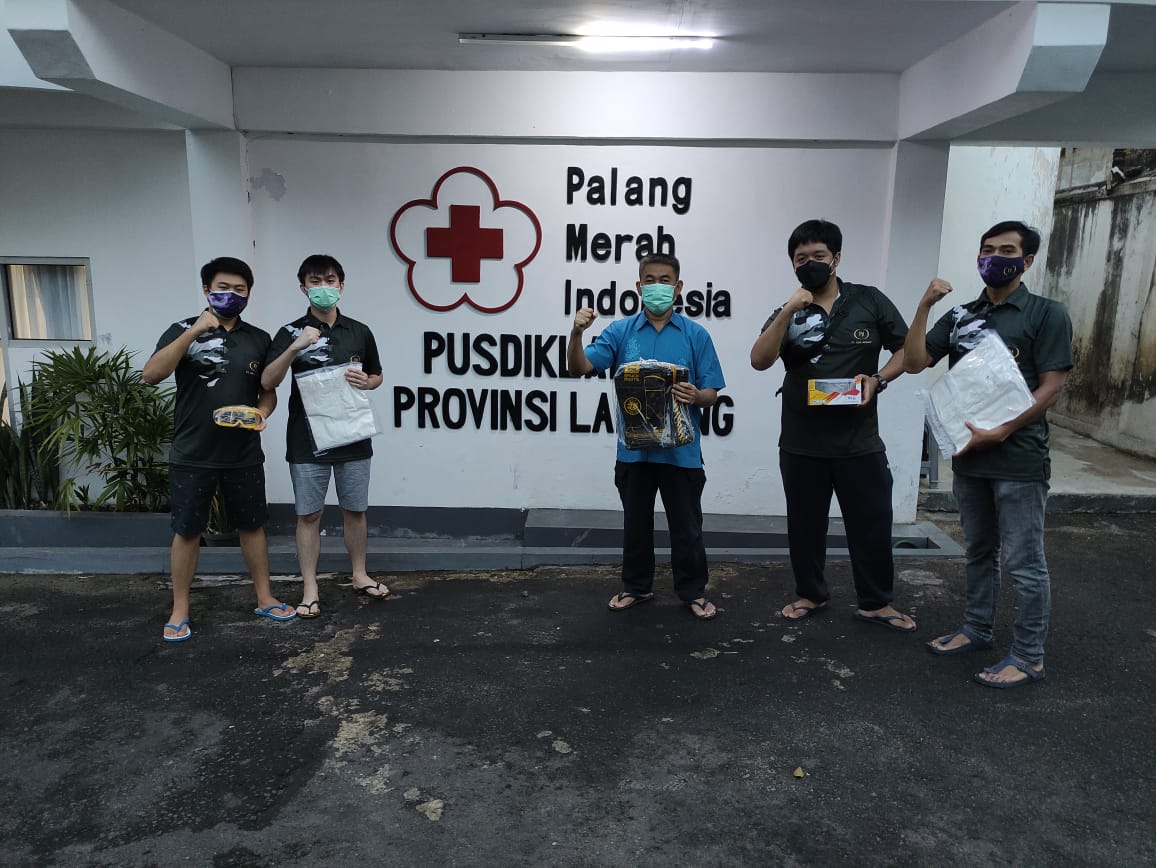 Kaum Muda Peduli Covid-19 Berikan Bantuan Alkes untuk PMI Provinsi Lampung