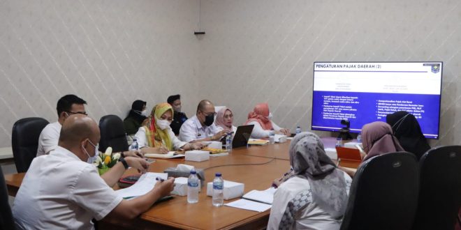 Sekretariat DPRD Provinsi Lampung Ikuti Diskusi Penyusunan Rancangan Perubahan ke Tiga Atas Peraturan Daerah Provinsi Lampung Nomor 3 Tahun 2011 Tentang Retribusi Daerah