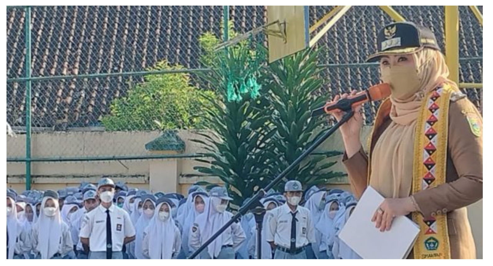 Hadiri Upacara di SMAN 1 Talang Padang, Bupati Tanggamus Minta Tingkatkan Kualitas Mengajar