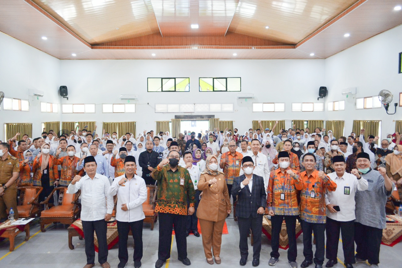 Wakil Gubernur Lampung Bersama 1.000 Pelajar/Santri di Provinsi Lampung wujudkan Gerakan Menabung Simpel IB
