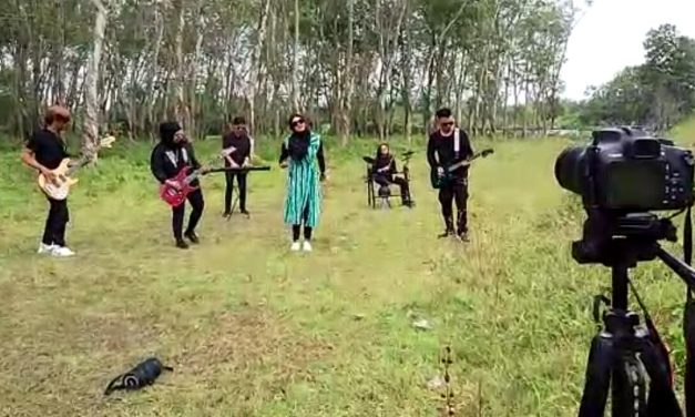 Topi kebalik band akan segera  rilis single lagu ke tiga