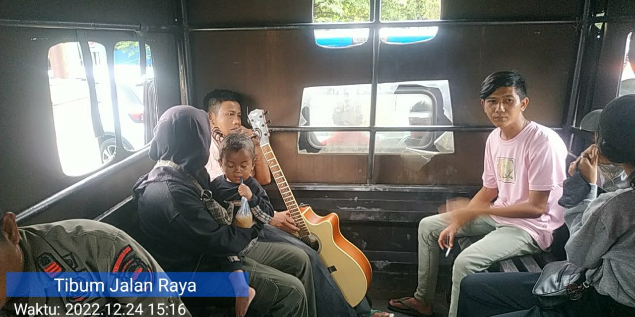 Beberapa anjal terjaring razia satpol PP di lampu merah