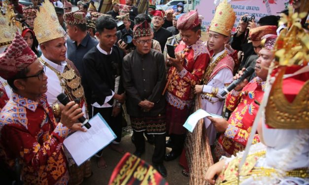 Bupati Lampung Selatan H. Nanang Ermanto Sandang Adok Kehormatan Marga Katibung Pengiran Nata Marga