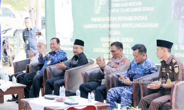 Mewakili Penjabat Bupati Tulang bawang Bapak Drs Qudrotul Ikhwan MM, Sekretaris Daerah ( Sekda) Tuba Ir Antoni MM Hadiri HUT BAZNAS ke-22