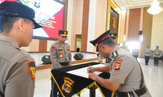 Kapolda Lampung Pimpin upacara sertijab, 5 pejabat utama dan 5 pejabat Kapolres