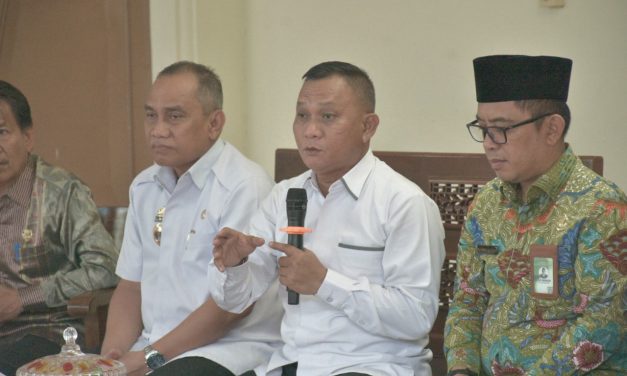 Qomaru Ajak Jalan Sehat Amal Bakti ke- 77 Sebagai Momen Mempererat Kerukunan Umat Beragama