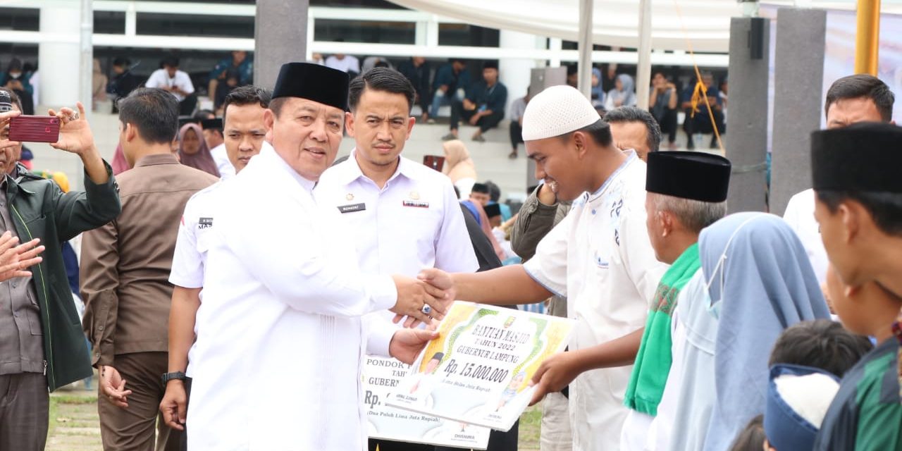 Gubernur Arinal Djunaidi Menghadiri Pengajian Akbar Di Kabupaten Pesisir Barat, Ajak Masyarakat Dukung Pelaksanaan Program Pembangunan di Provinsi Lampung