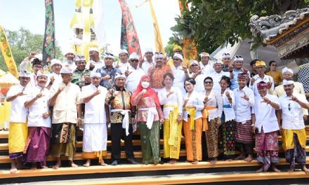 Acara Pujawali Dilaksanakan di Pura Kahyangan Jagat Kerthi Bhuana Way Lunik