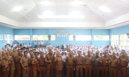 Silaturahmi ke SMA N 2 Kalianda, Bupati Lampung Selatan Jadi Pembina Upacara Hingga Ajak Para Pelajar Berdialog