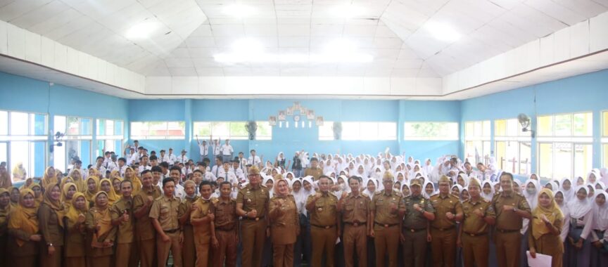 Silaturahmi ke SMA N 2 Kalianda, Bupati Lampung Selatan Jadi Pembina Upacara Hingga Ajak Para Pelajar Berdialog