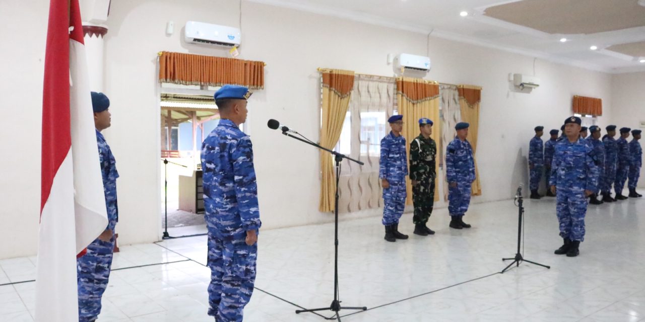 Kadisops Lanud BNY Pimpin Upacara Bendera Tujuh Belasan