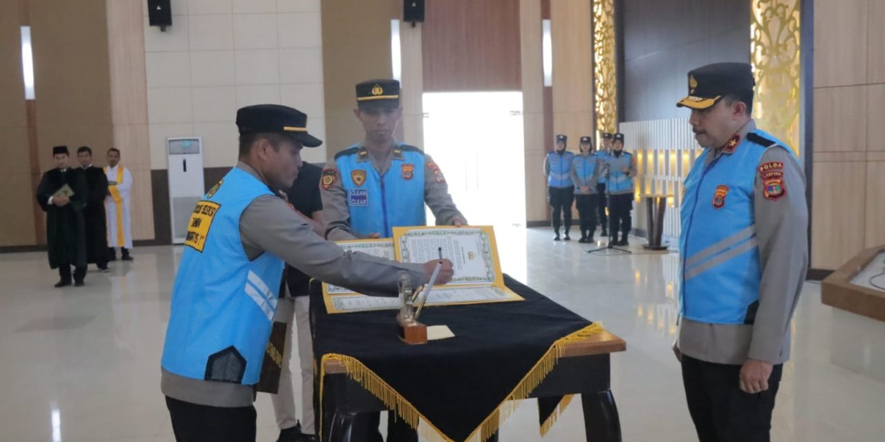 Wakapolda Lampung Pimpin pembacaan Sumpah dan Penandatanganan Pakta Integritas penerimaan Polri untuk Sekolah Inspektur Polisi Sumber Sarjana (SIPSS) T.A 2023