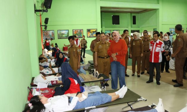 Tinjau Kegiatan Donor Darah, Riana Sari Arinal Berharap Donor Darah Dapat Menumbuhkan Empati Anak Muda Lampung