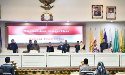 Mingrum Gumay Pimpin Rapat Paripurna DPRD Provinsi Lampung