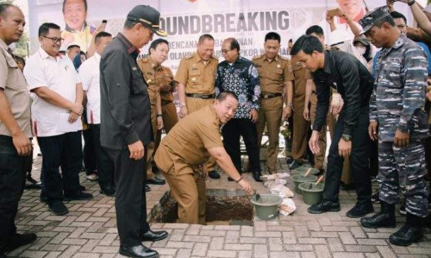 Gubernur, Ketua DPRD Lampung bersama Staf Ahli Kemenpora Lakukan Peletakan Batu Pertama Pembangunan GOR Saburai di PKOR Way Halim