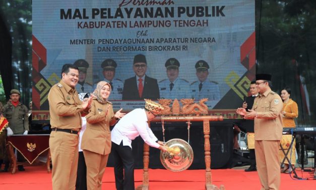 Wagub Chusnunia Dampingi MenPAN & RB Resmikan Mall Pelayanan Publik Lampung Tengah