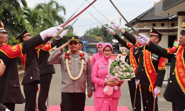 Polres Lampung Timur Gelar Welcome & Ferewal Parade Untuk Kapolres Lampung Timur