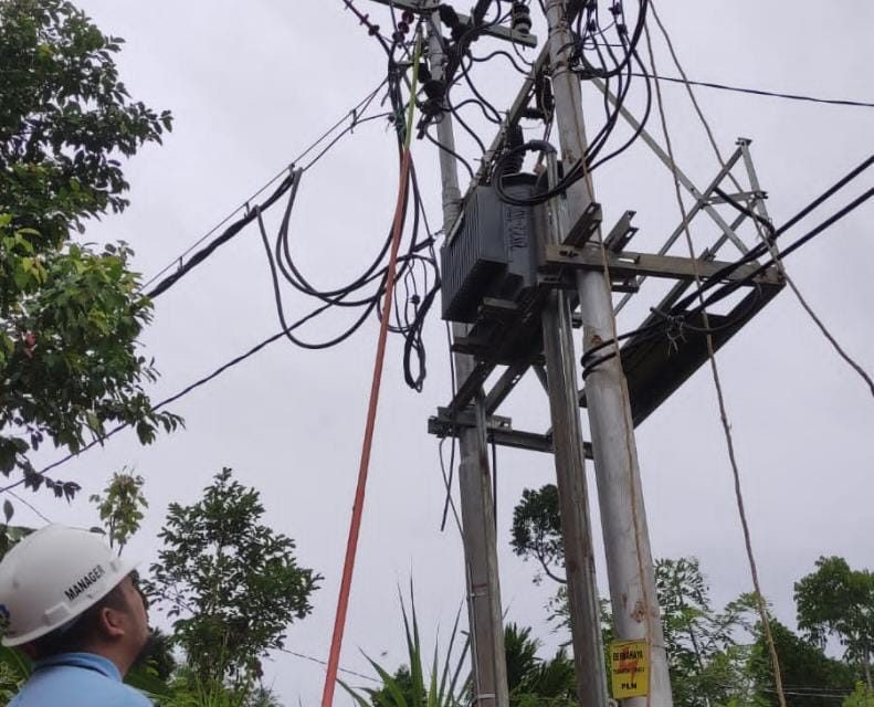 PLN Wujudkan Listrik Berkeadilan, Ratusan Warga Desa Karang Brak Kabupaten Tanggamus Kini Nikmati Listrik