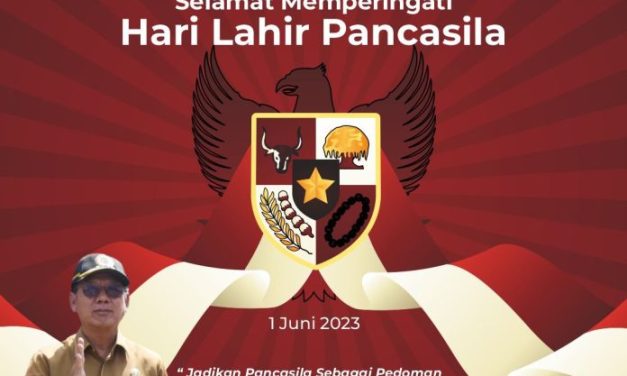 Mingrum Gumay Menjadi Petugas Pembacaan Teks Pancasila