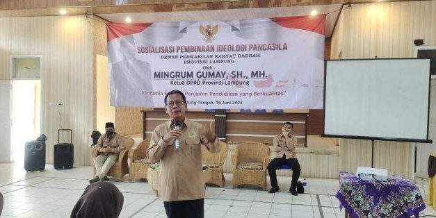 Ketua DPRD Lampung Sosialisasi Pembinaan Ideologi Pancasila di SMAN 1 Terbanggi Besar