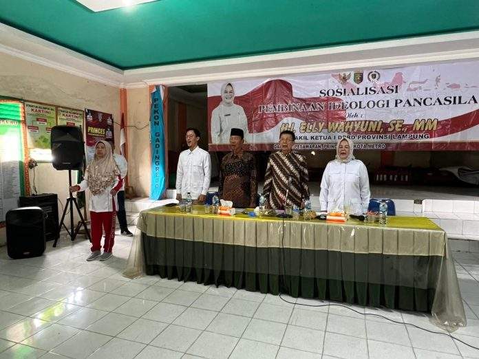 Elly Wahyuni Sosialisasi Pembinaan Ideologi Pancasila dan Wawasan Kebangsaan