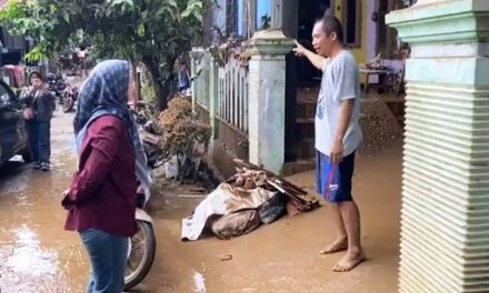 Anggota DPRD Lampung Kunjungi Korban Banjir di Sidorejo