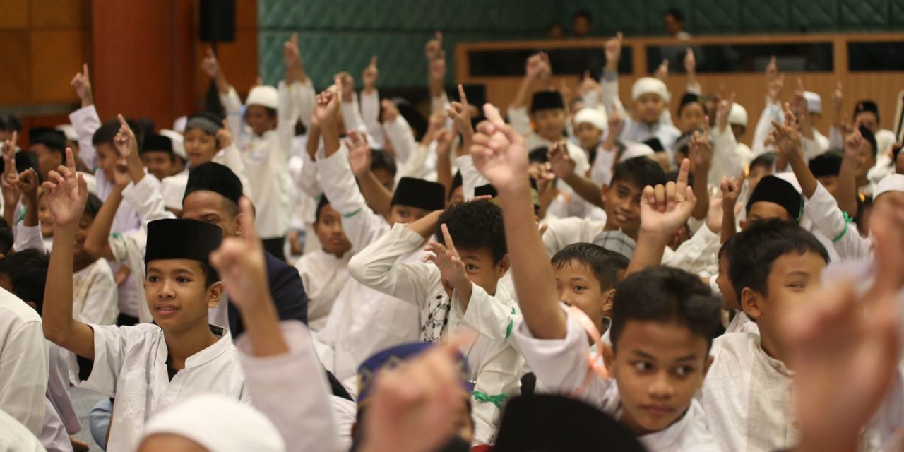 Bulan Ramadan, Yayasan Baitul Maal PLN Kembali Salurkan Bantuan Anak Yatim, Dhuafa Hingga Kaum Difabel