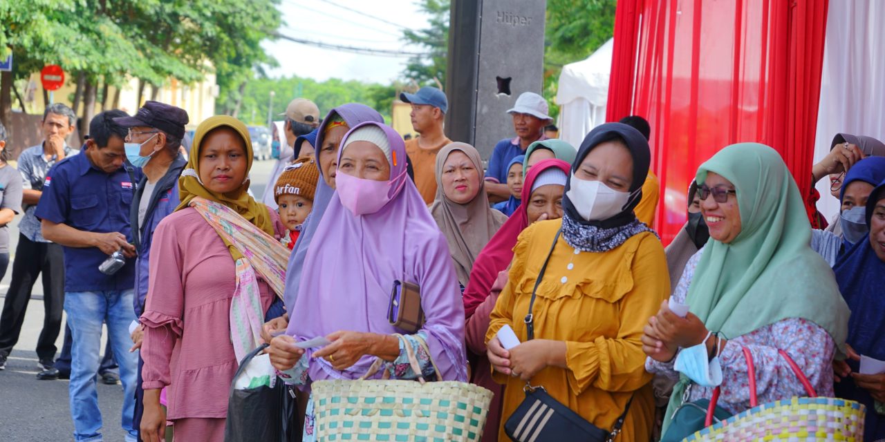 Sukses Diserbu Warga, 15 Ton Beras-750 Kg Telur Ayam Pasar Murah Polda Lampung Ludes