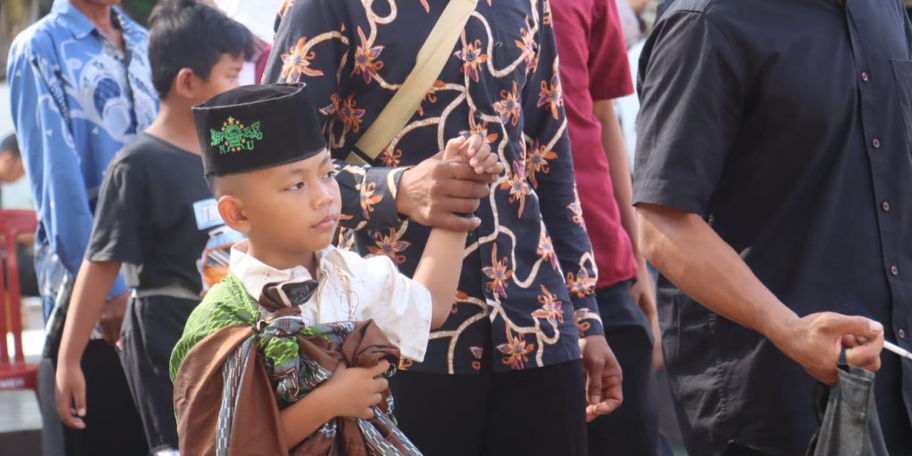 Khitanan Massal Warnai Hari Bhayangkara ke-79 di KSKP Bakauheni, 100 Anak Ikut Serta