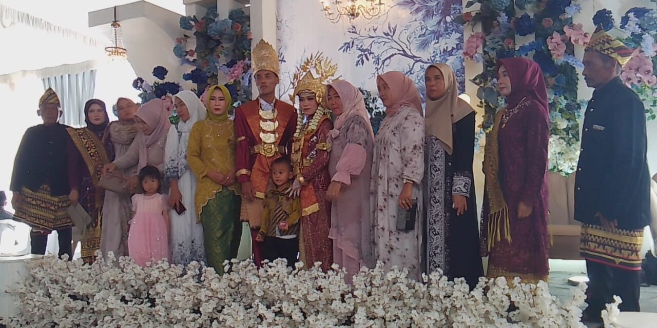 Prosesi Adat hingga Resepsi Nasional, Pernikahan Hendri–Ria Diana Jadi Simbol Persatuan Keluarga Besar